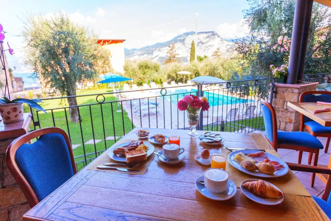 Hotel Villa Isabella Brenzone sul Garda Italy