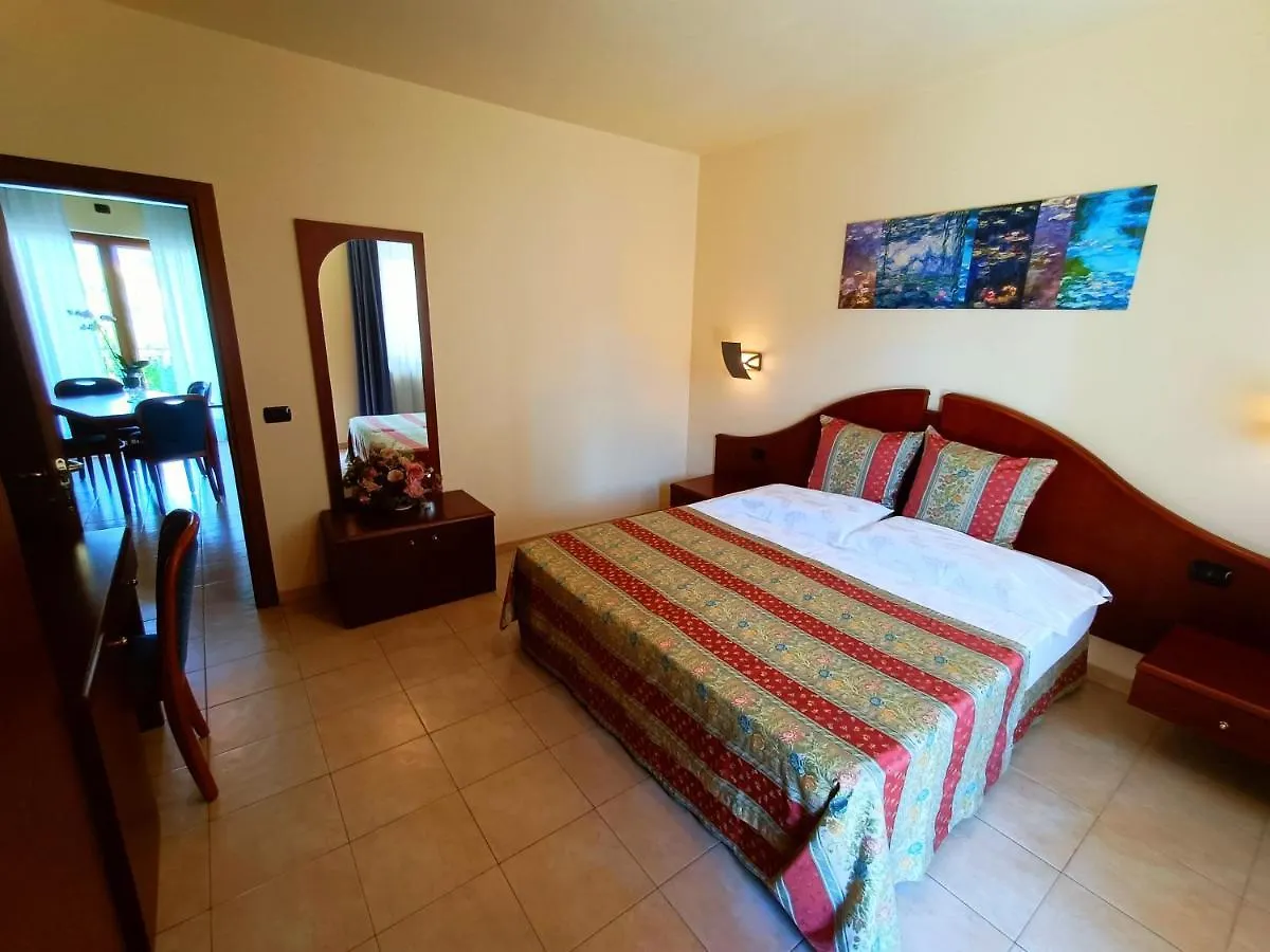 ***  Hotel Villa Isabella Brenzone sul Garda Italy