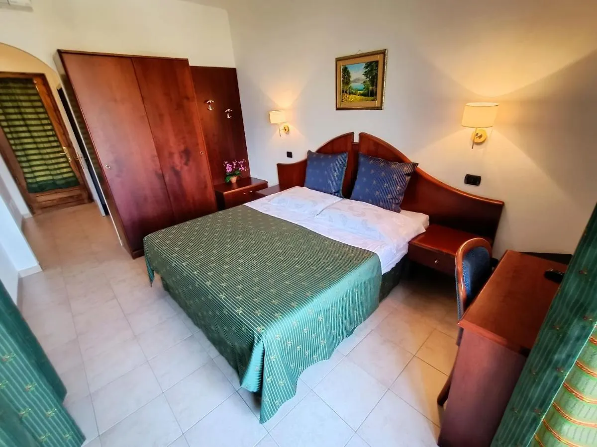Hotel Villa Isabella 브렌조네 술 가르다