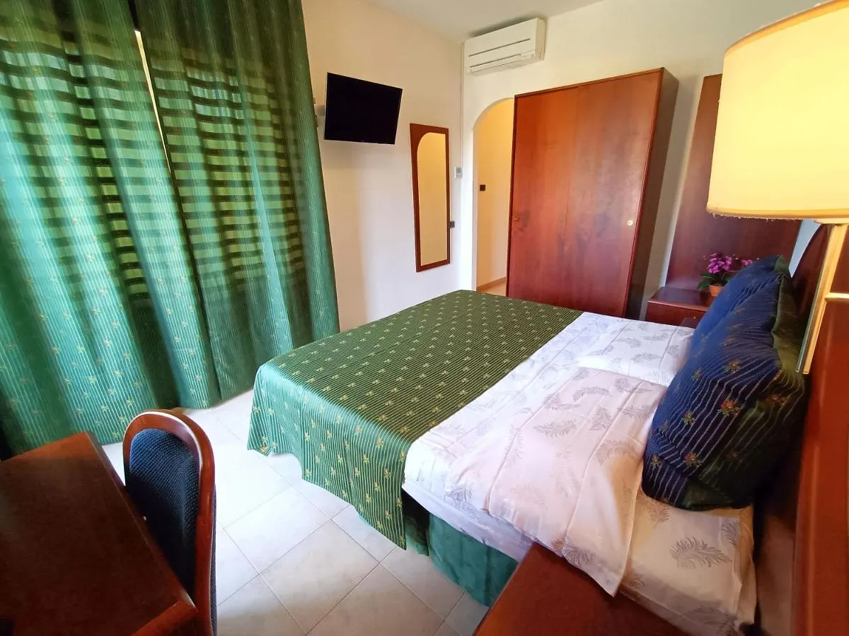 Hotel Villa Isabella 브렌조네 술 가르다