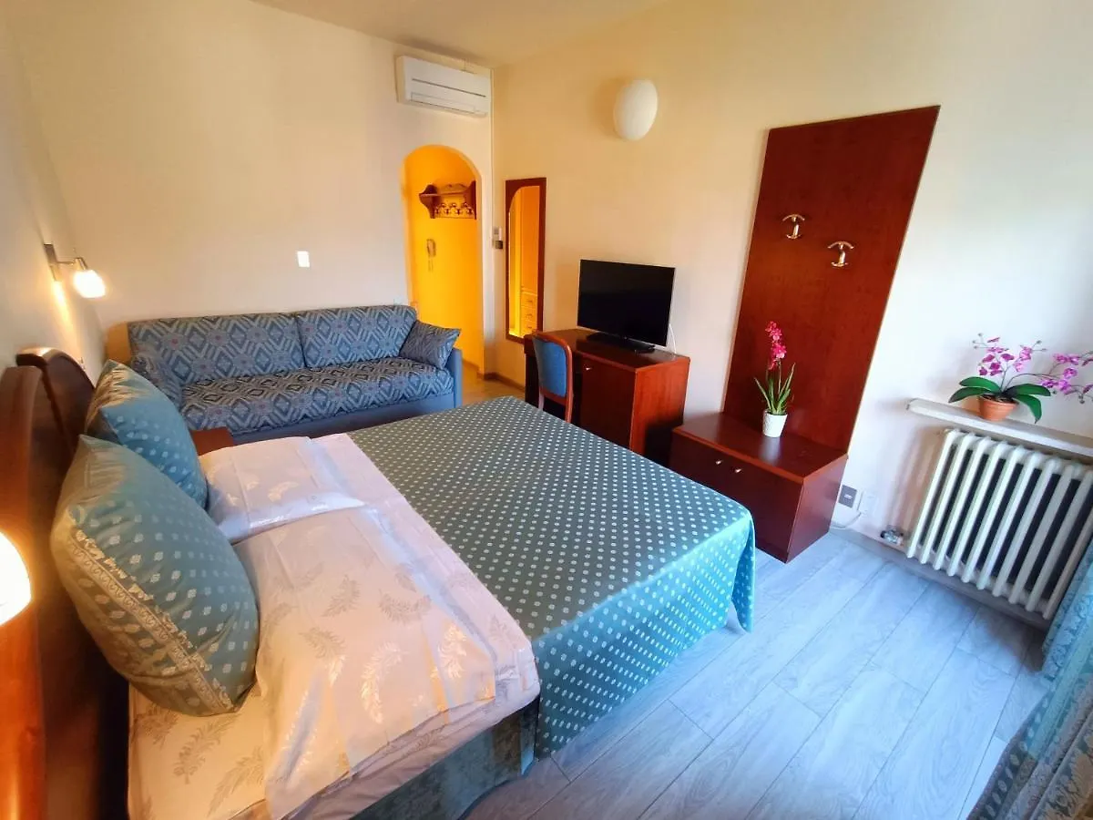 Hotel Villa Isabella Brenzone sul Garda Italy