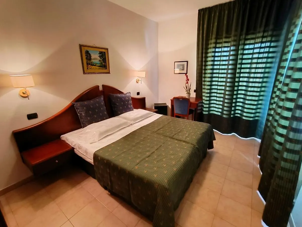 Hotel Villa Isabella 브렌조네 술 가르다