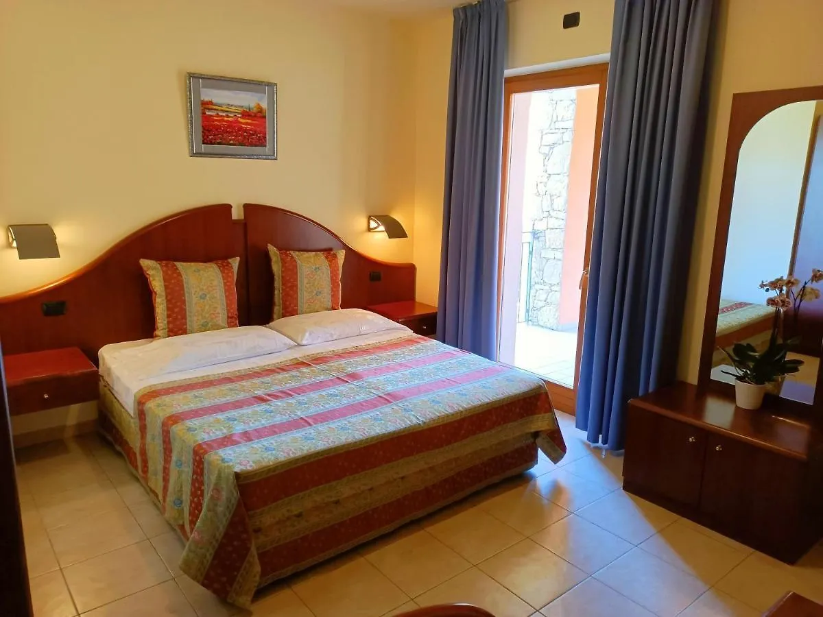 Hotel Villa Isabella Brenzone sul Garda