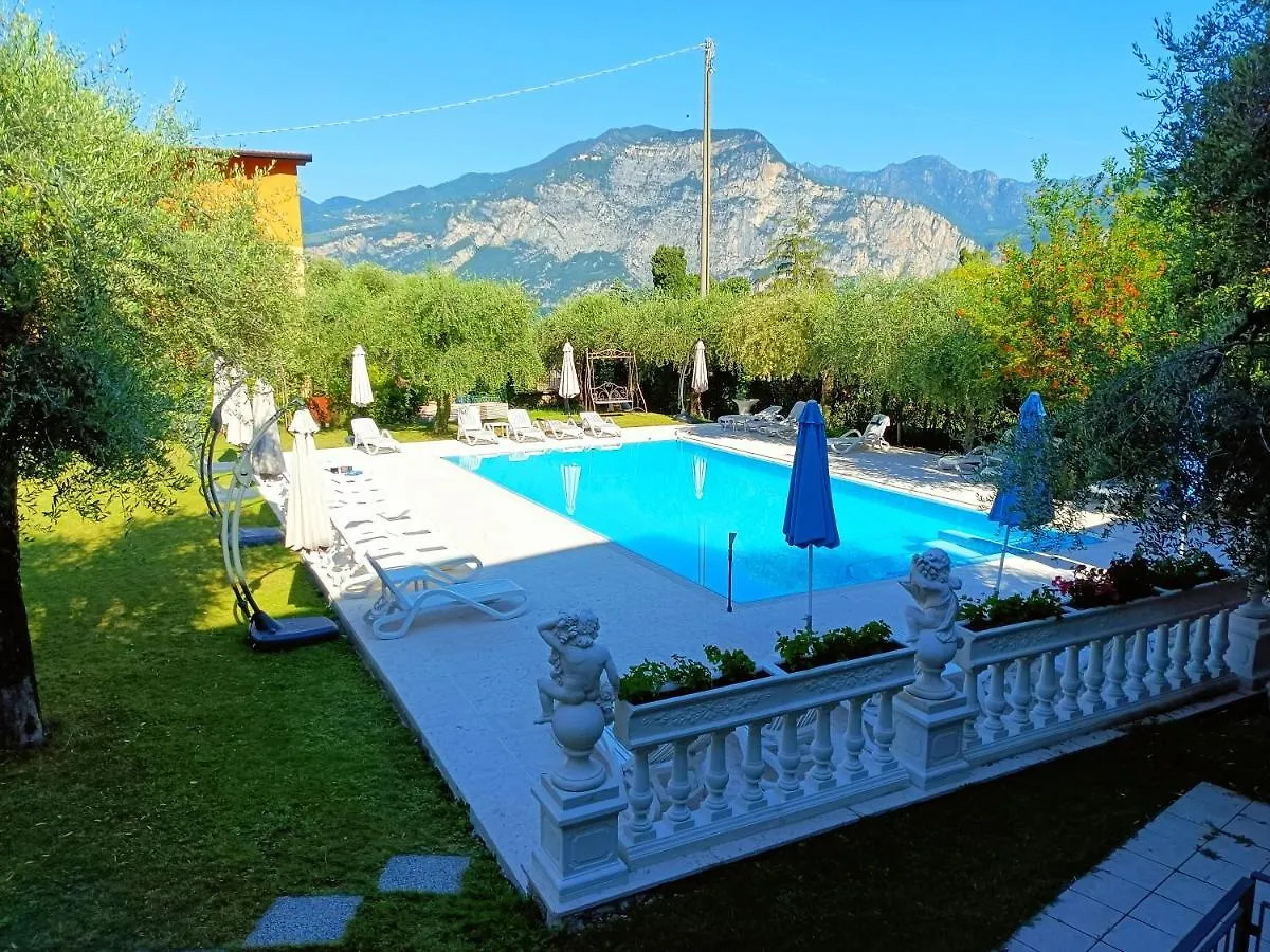 Hotel Villa Isabella Brenzone sul Garda 3*,  Italy